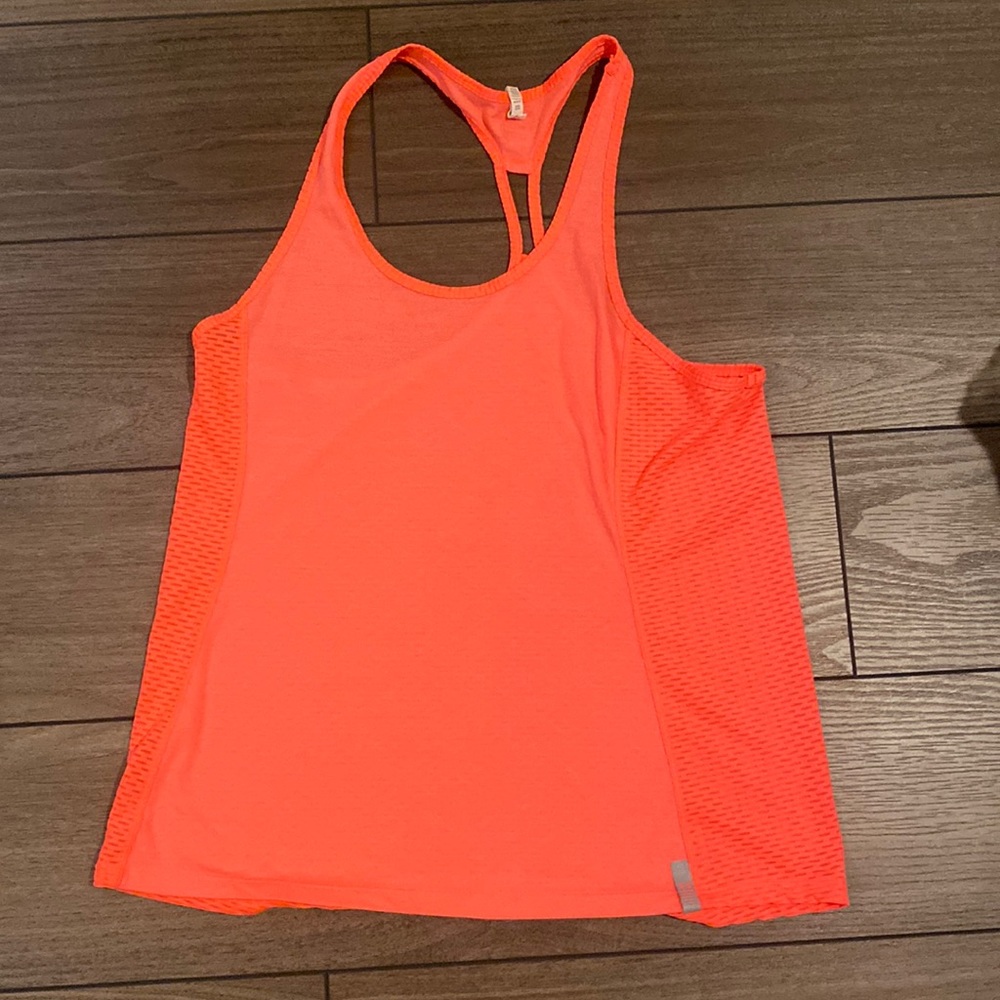 Womens Under Armour Tank - M